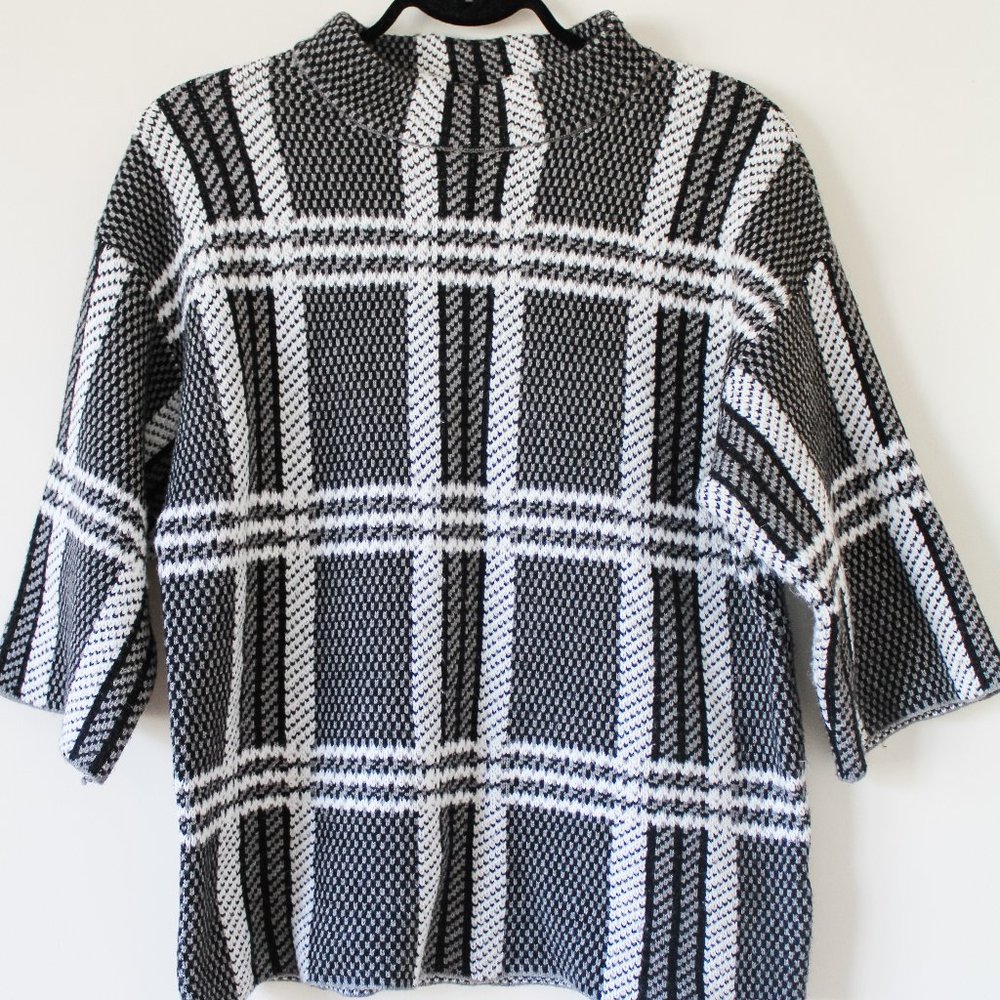 BELLDINI black and white mock neck sweater
